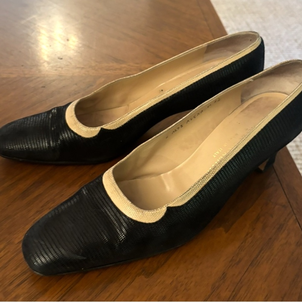 Elegant Black and Cream Women's Shoes